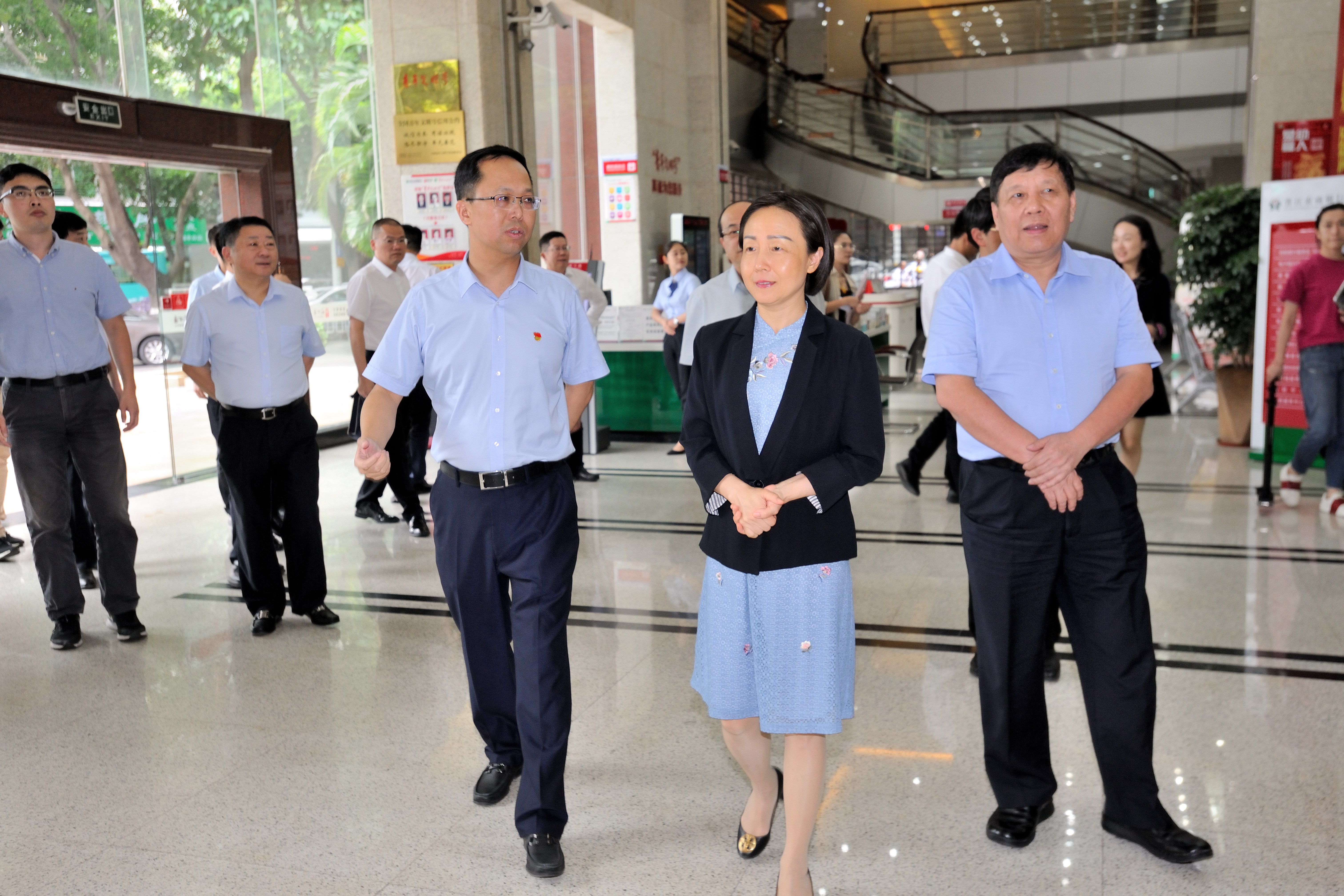 057  省政府副省长郭宁宁一行莅临晋江农商银行视察指导工作2.jpg