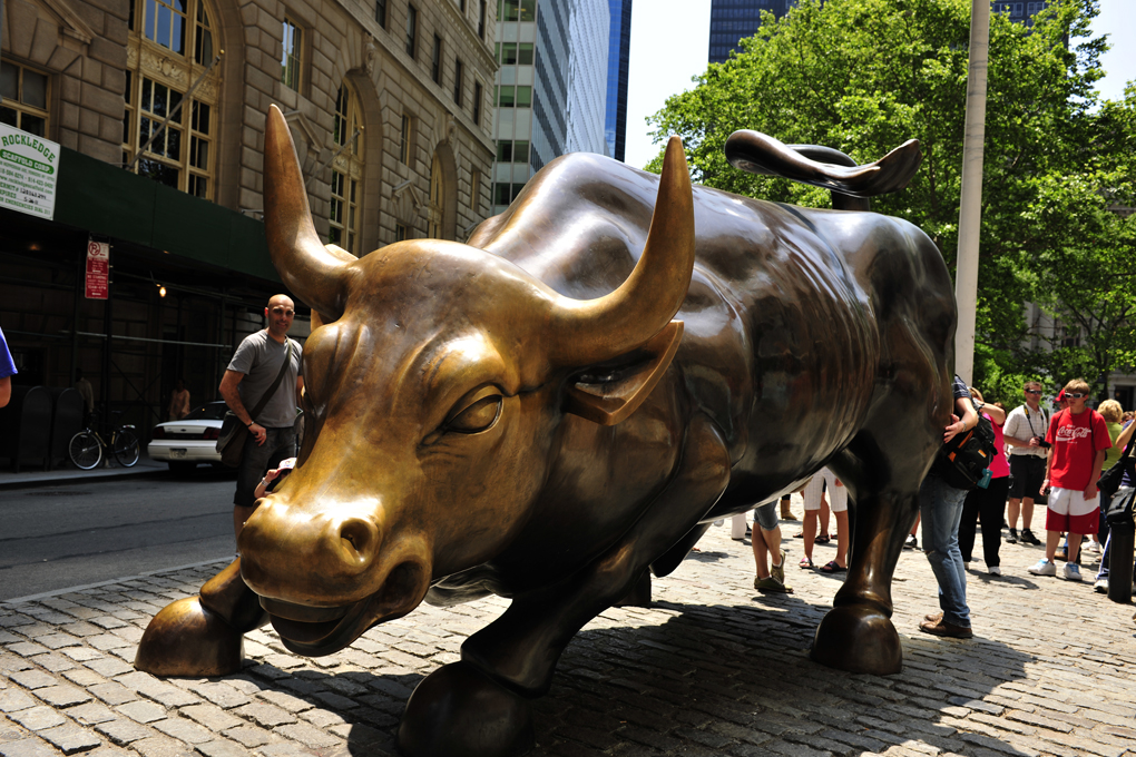 1588986829586905.jpg 华尔街牛累了.jpg