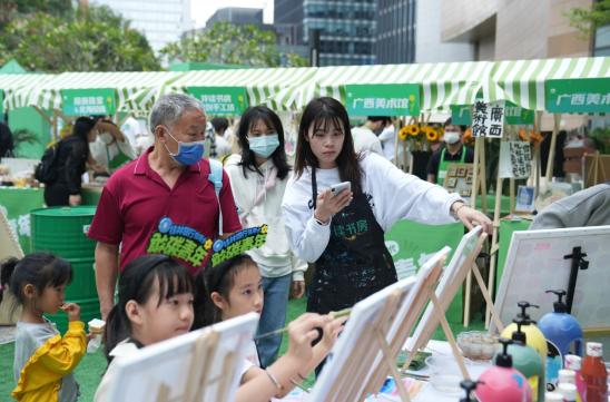 召唤「敢碳青年」，践行绿色生活 桂林银行绿色低碳信用卡正式发行