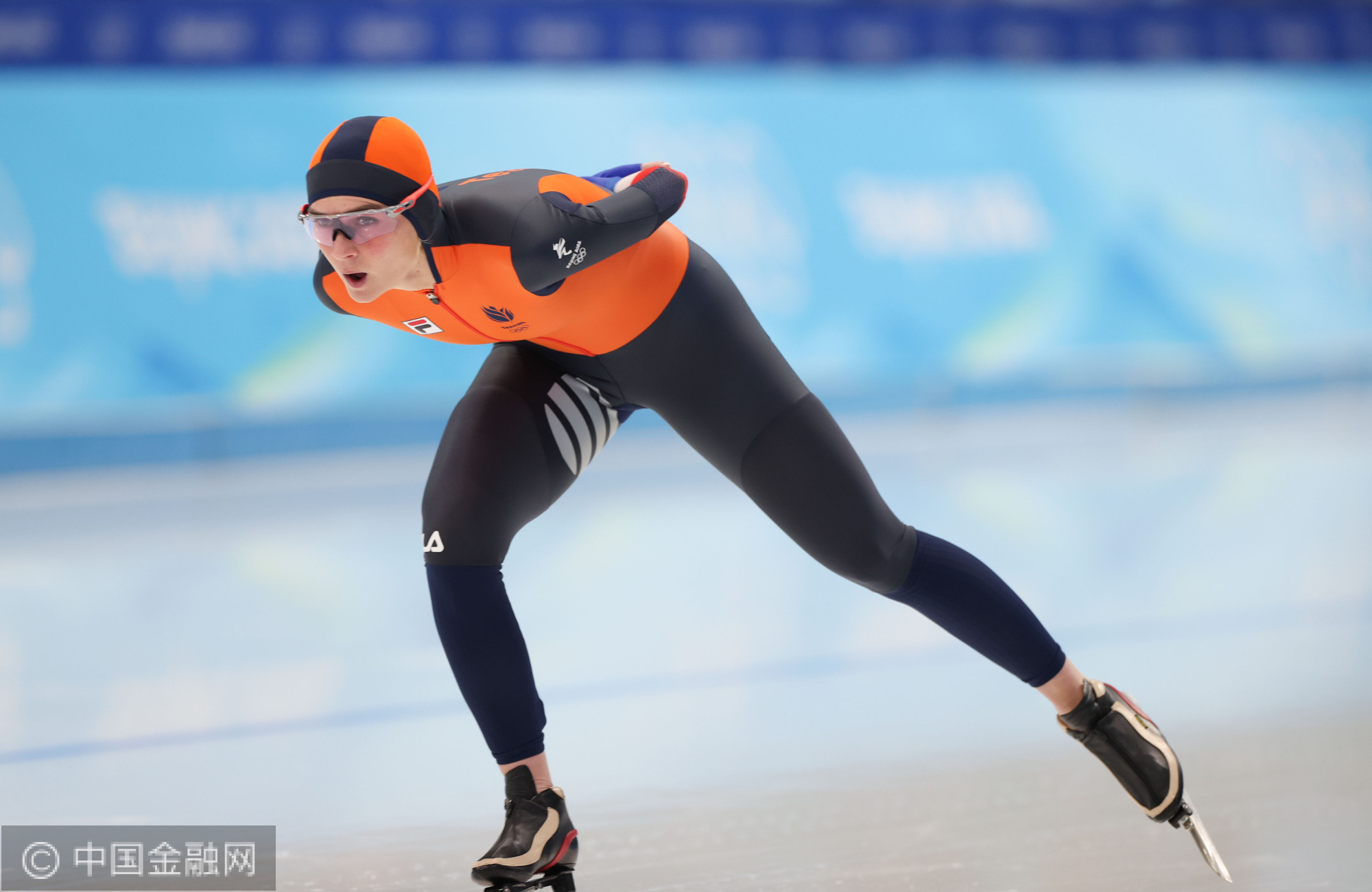 荷兰选手速度滑冰夺得冠军.JPG